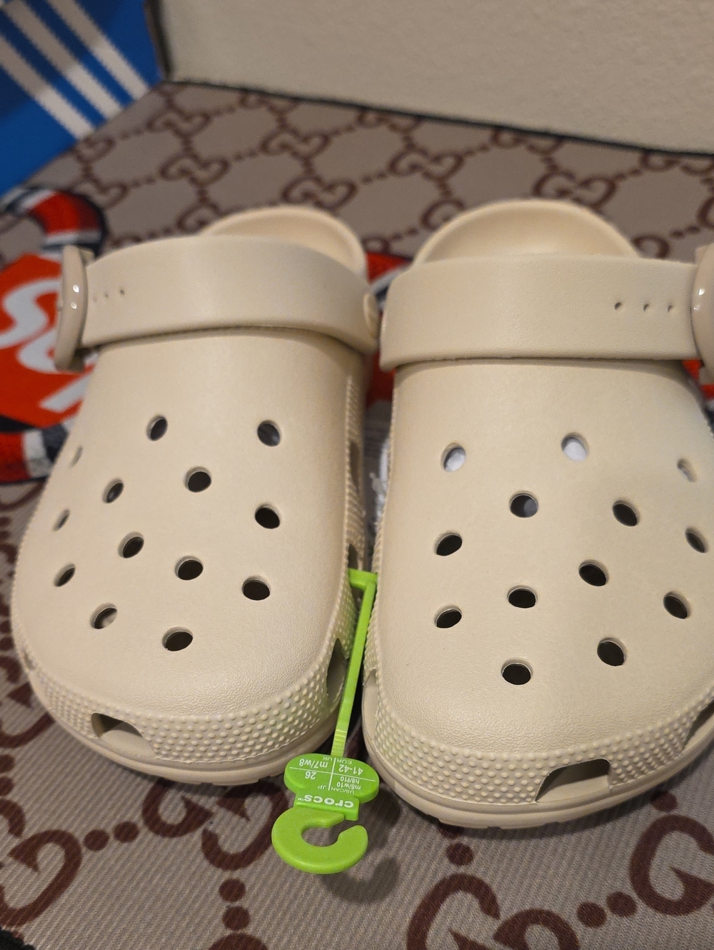 CROCS Size 8M/10W Classic Clog in Cream w/ Buckle